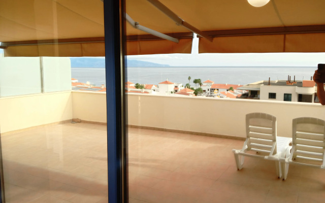 Studiya s Prekrasnym Vidom na Okean Apartments