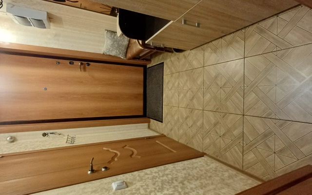 Studiya U Metro Flat