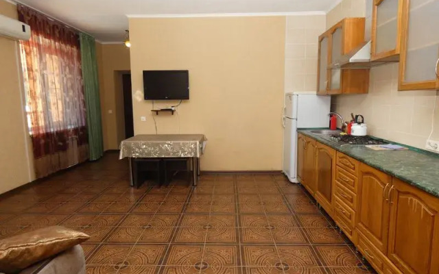 Na Yug U Chyornogo Morya Guest House