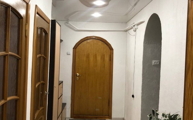 3 Komnatnaya Kvartira Dlya Bolshoy Kompanii Flat