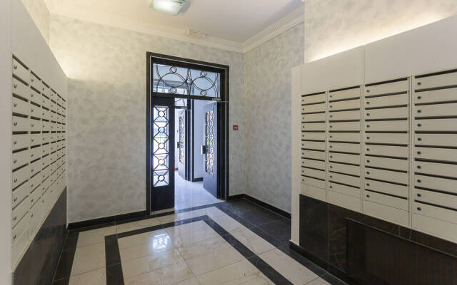 V Tsentre u metro Apartments