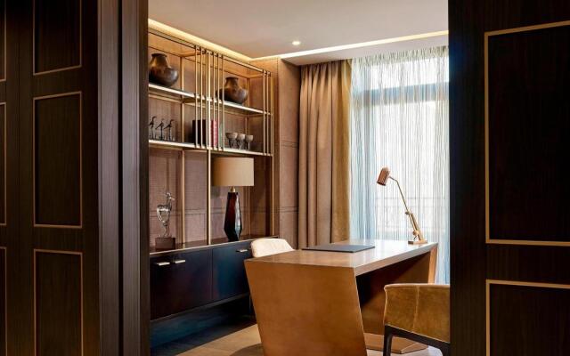 The Alexander, a Luxury Collection Hotel (Travel Agency)