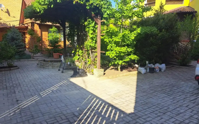 Yava Guest house