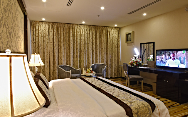 Отель Garden Plaza