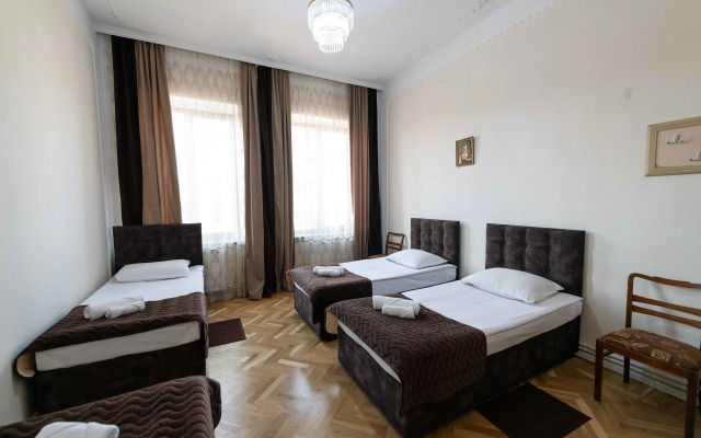 Anna's Guest House Gori Guest House