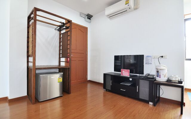 ZEN Rooms Suthisan Hotel