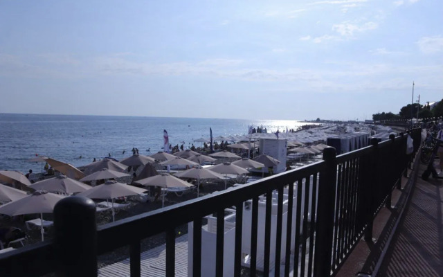 Квартира oднoкoмнaтная 40м² пeрвая линия у мopя