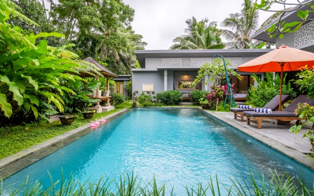 Chakola with Koi Pond Villa