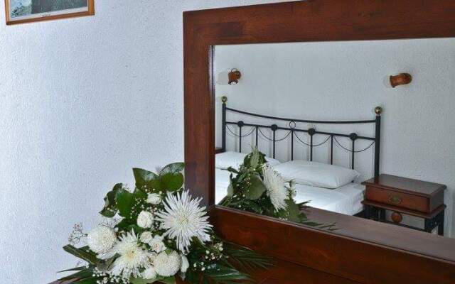Ariadne Hotel