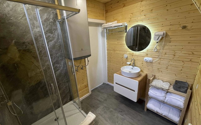 Asti Kemp Glamping