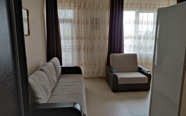 Studiya Na Demokraticheskoy 45a Apartments