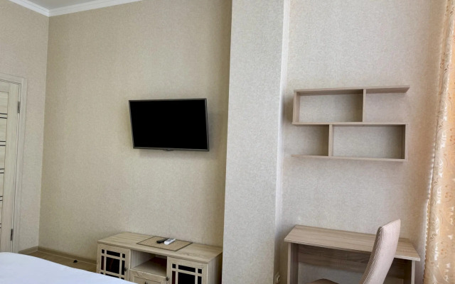 Квартира 121 с балконом в ЖК Черноморский Толстый мыс