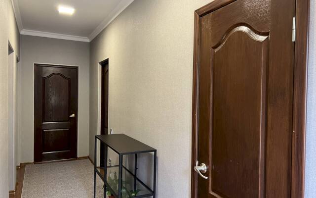 Апартаменты 377 Херсонская 75