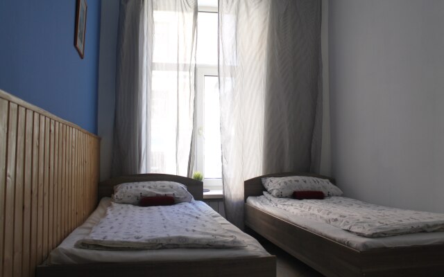 BedAndBike Hostel