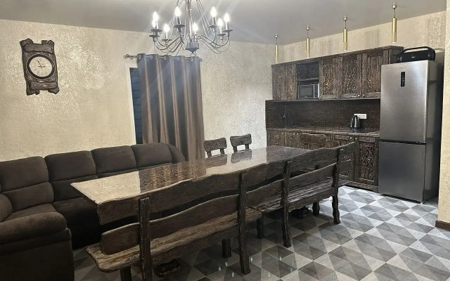 Private house Dvukhetazhny