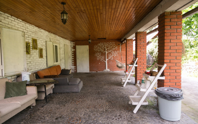 Oreshek Guest House
