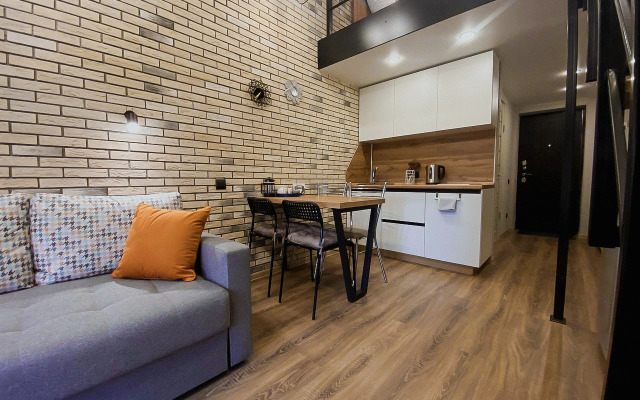 Квартира Green FOX из двух уровней с панорамными окнами