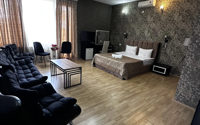 Qeroli old town Hotel