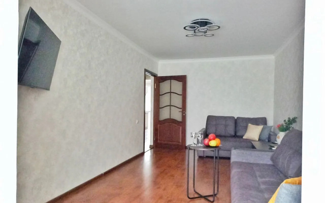 Квартира со Свoим Двором и Гаражом