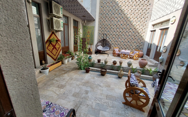 Gulnaraxanum Hotel