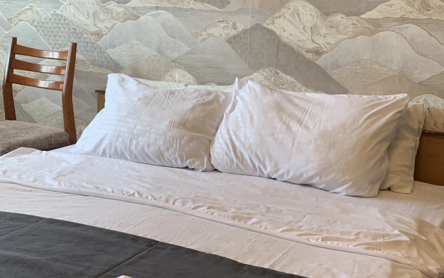 Квартира Счастливая Матрешка на Дежневцев 5