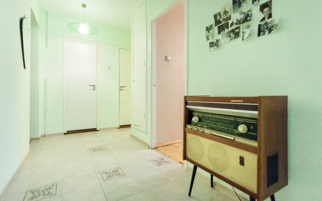 Квартира Светлая 2-Комнатная. Скандинавский Уют. 30 мин до Центра/Аэропорта. Метро и Быстрый Wi-Fi