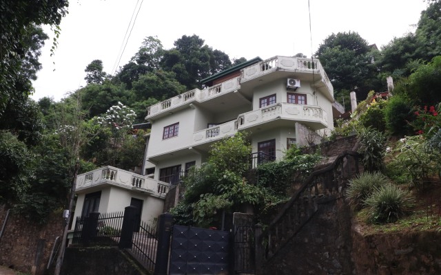 Yoho Cheliyan Villa Guest house
