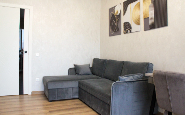 Na Romanovskoy 7 Flat