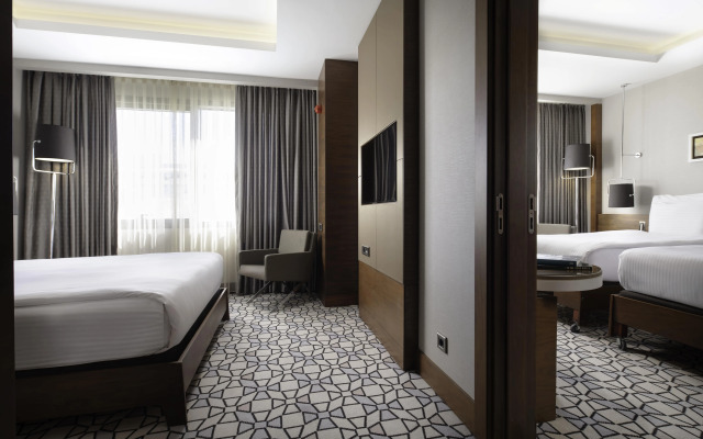 Royal Stay Palace Hotel