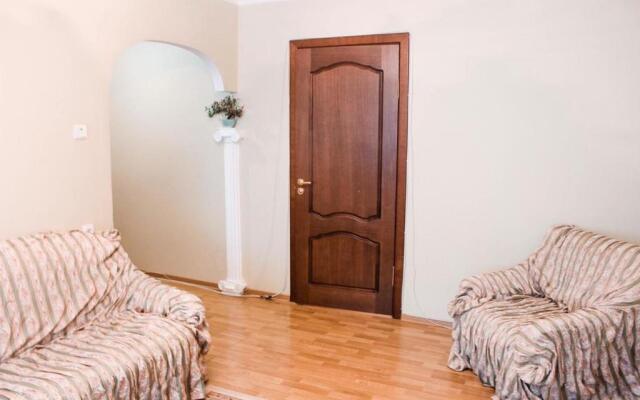 Uyutnie Ryadom S Tsentrom Apartments