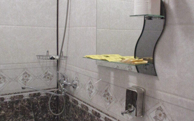 Uyut Guest House