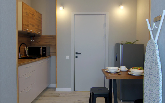 Tri Shaga Do Morya Malenkaya Studiya Flat