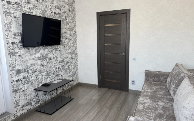 Двухкомнатная квартира сети "PanApartments" с панорамным видом на город