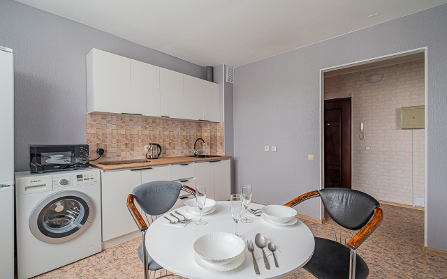 Апартаменты 150 Уральских Рабочих 44