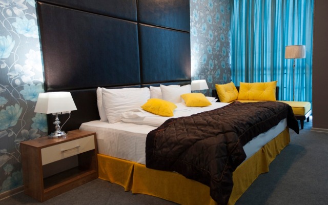 Square Inn Hotel