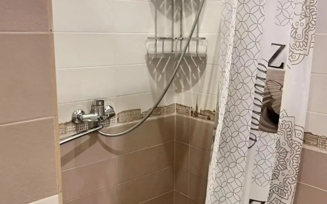 Studiya na Pervoj Linii Morya Flat