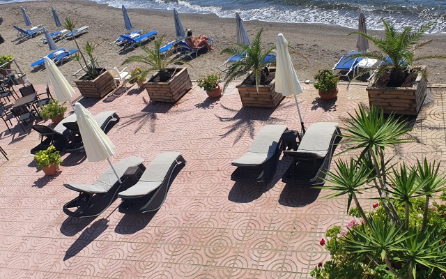 Artemis Hotel