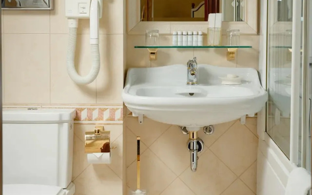 Отель Гранд Отель Эмеральд