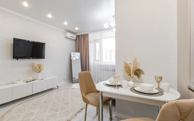 Apartamenty uutnye i teplye radom s Han Satyrom