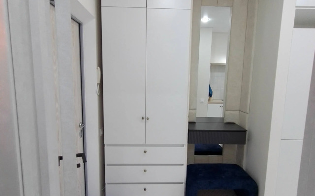 Квартира Студия White