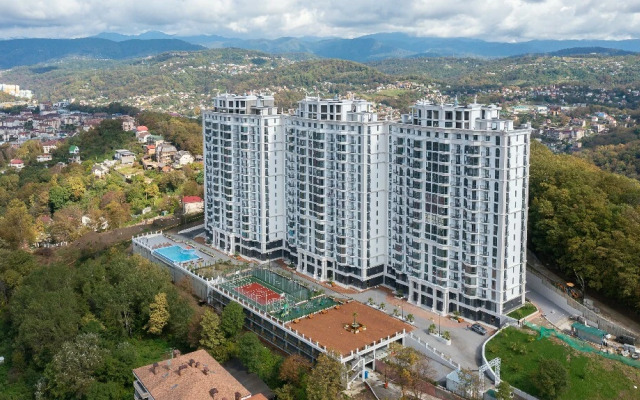 V Zhilom Komplekse S Basseynom "merkato" Flat