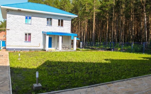 V Arendu Bor Neo Cottage