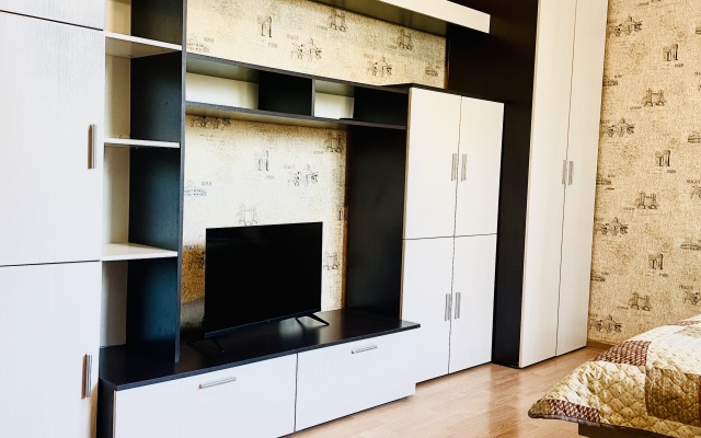 Квартира Уютная евродвушка около метро и разводным мостом