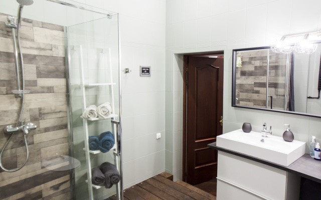 Апартаменты с эркером Александра Блока