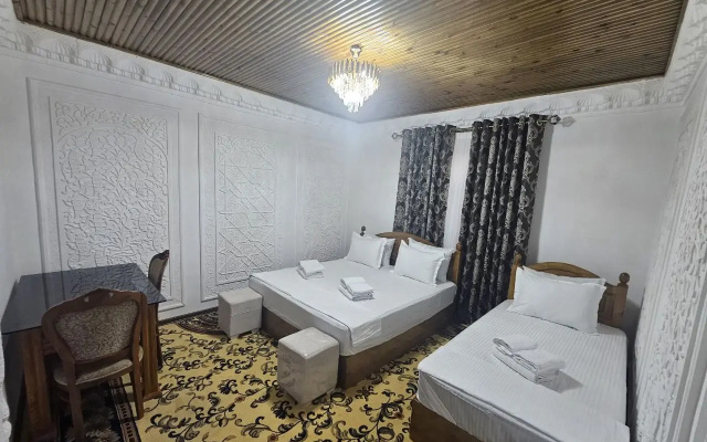 Butik-otel' Parvina  in old city