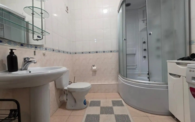 421 Yevrotreshka V Samom Tsentre Na 6 Gostey Apartment