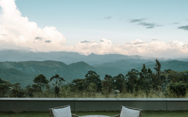 W15 Hanthana Estate Kandy Hotel
