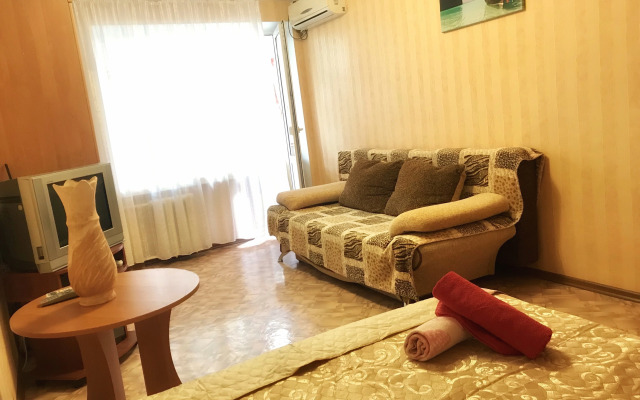 Na U. Kechkemetskaya 101 Flat