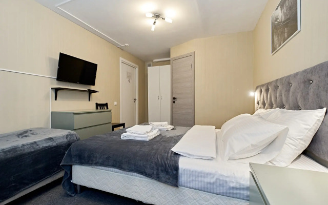 U Semi Mostov Hotel