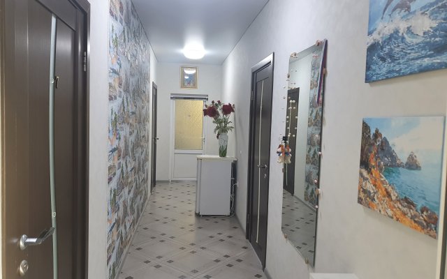 V Gostyah U Svetlanyi Guest House